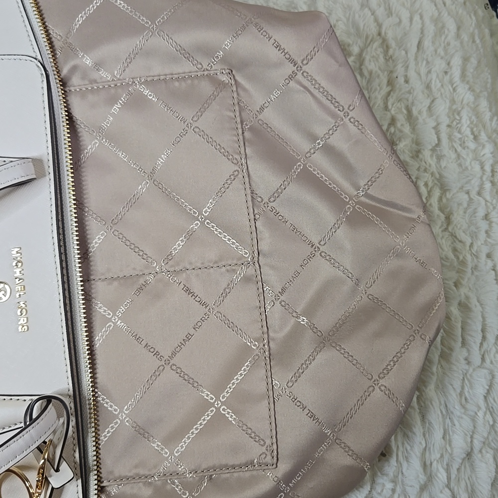 Michael Kors White Tote with Bear Charm Added EUC LIKE NEW - Picture 11 of 13